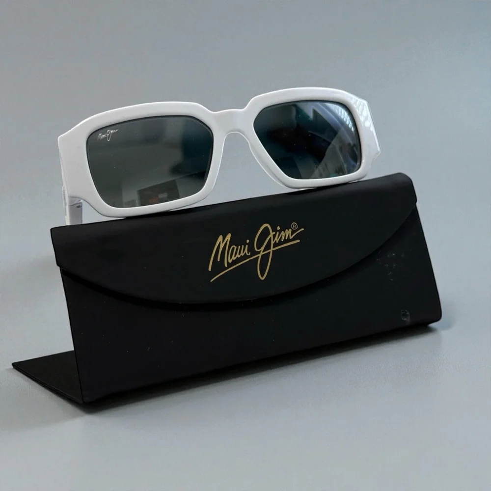 Maui Jim Kūpale Polarized Fashion White and Black Sunglasses Neutral Grey Lenses